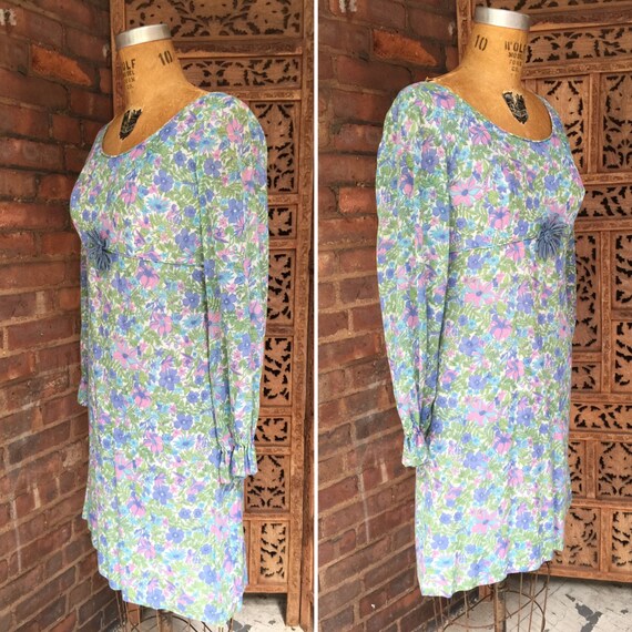 1960s Cotton Floral Mini Dress with Ruffled Sleev… - image 4