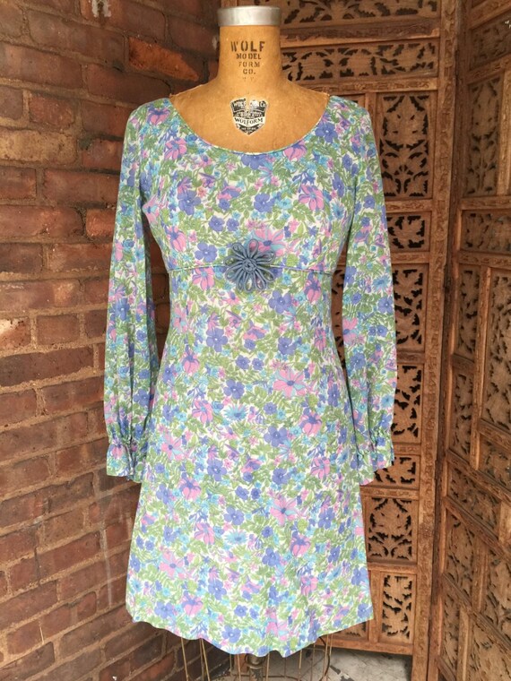 1960s Cotton Floral Mini Dress with Ruffled Sleev… - image 1