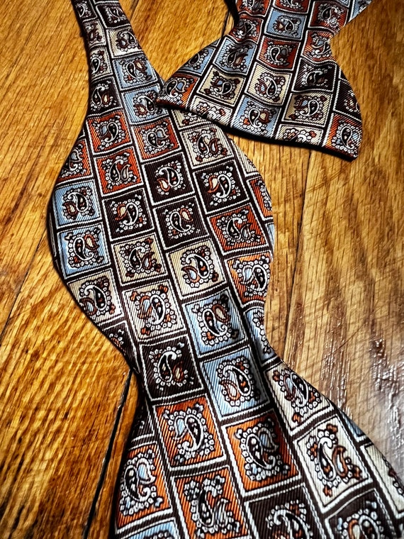 1970s Paisley Bow Tie - image 8
