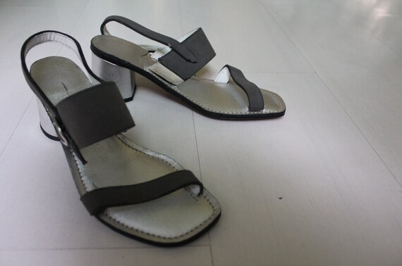1960s Gray and Silver Suede Sandals | Vintage Dea… - image 1