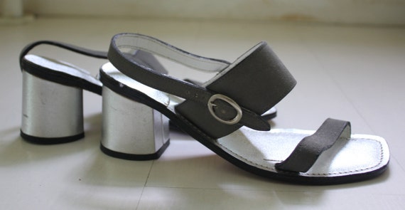 1960s Gray and Silver Suede Sandals | Vintage Dea… - image 3