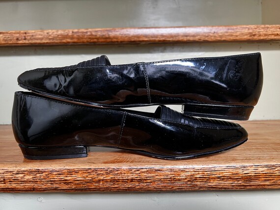 1980s Liz Claiborne Black Patent Leather Flats - image 6