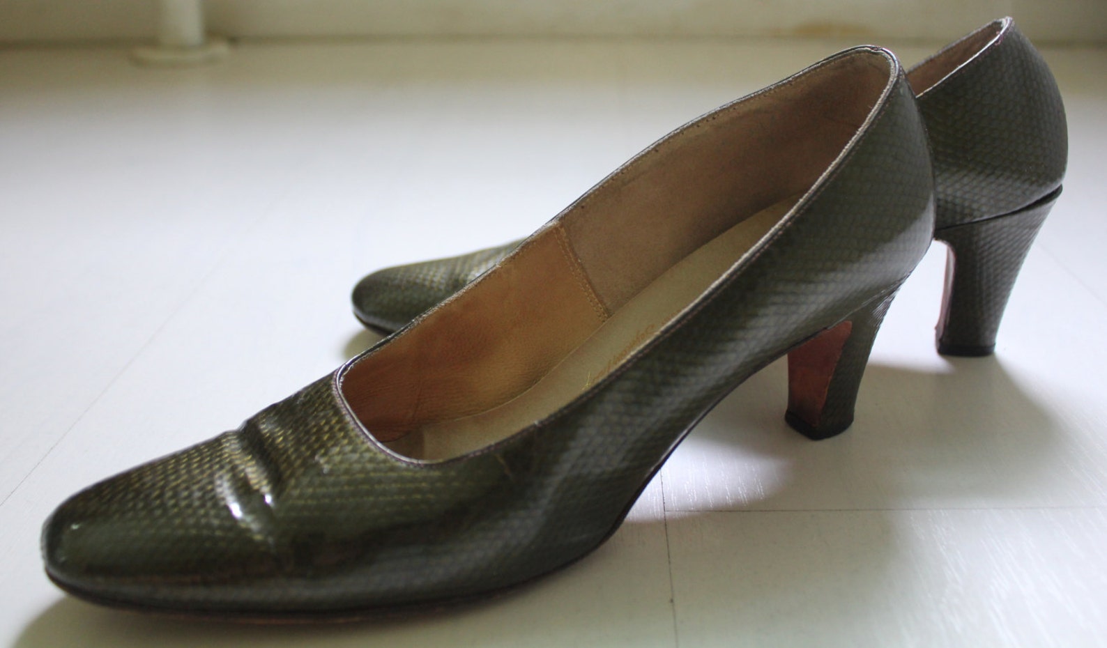 1960s Patent Leather Faux Snake Skin Pumps Vintage Shoes Troylings - Etsy