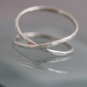 Criss Cross Tree Leaf Infinity Design Ring .925 Sterling Silver Band Sizes 4-10 Criss Cross Tree Leaf Infinity Design Ring .925 Sterling Silver Band Sizes 4-10