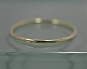 Green Gold Ring 14k  SOLID Thin Stacking Band Ring Smooth 1mm Shiny Finish Eco-Friendly Recycled Gold