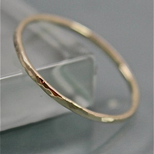 14k SOLID Green Gold Stacking Band Ring Hammered Faceted Shiny Finish Eco-friendly Recycled Gold