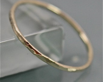 14k SOLID Green Gold Stacking Band Ring Hammered Faceted Shiny Finish Eco-friendly Recycled Gold