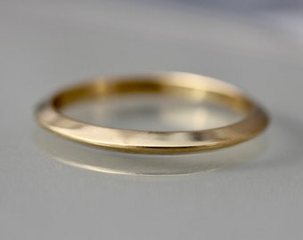 Knife Edge 18k Gold Ring 2mm Wide Triangle Profile Stacking Band Ring Recycled EcoFriendly 18k Rose Gold 18 White Gold Option