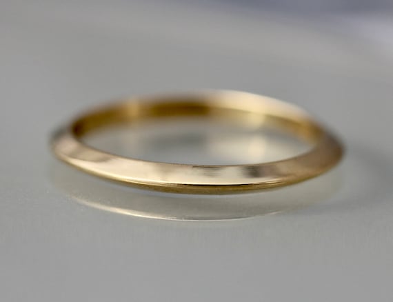 Edge Band in Yellow, Rose or White Gold