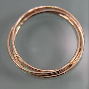 14k Solid Gold Interlocked Ring Rolling Ring Russian Wedding Band Infinity Puzzle Ring 3 Thin Hammered Bands Ring Faceted Shiny Finish