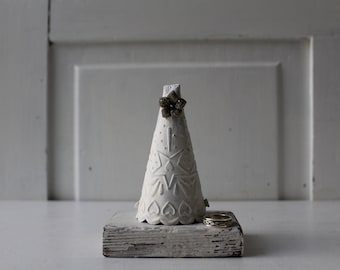 ONE Ring Cone - Ring Holder - Tapered Ring Display - Chippy White Wood & Embossed Meta 5" tall - Qty READY to SHIP