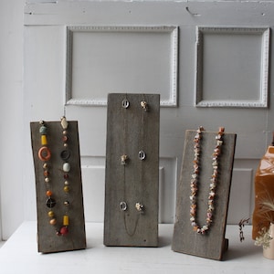 ONE Necklace Display Board Chippy Gray Paint Necklace Bust Salvaged Wood Farmhouse Retail Jewelry Display 12 to 15 1/2 tall image 3