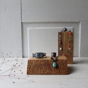 ONE Jewelry Display Block - Oak Wood Slab with Live Edge - Natural Jewelry Display Photo Backdrop 6&quot; length 1 3/4&quot; thick