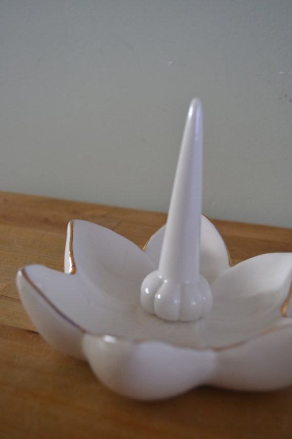 Vintage Porcelain Lotus Flower Ring Dish/Vintage Flow… Gem