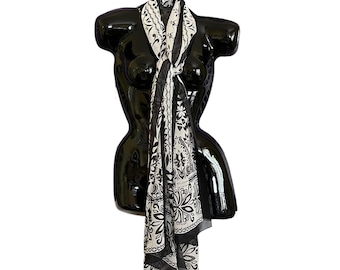 【希少】CHANEL silk scarf vintage シルク スカーフ Vintage Chanel Silk Scarf , Chanel Silk Muffler, Vintage