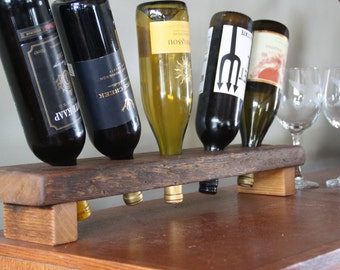 Rustikales Altholz Weinregal - Personalisiertes Jubiläumsgeschenk