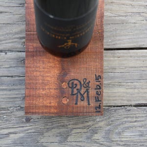 Holz Weinregal - Wandregal - 3 Flaschen - Personalisiertes Hochzeitsgeschenk - Einzigartige Handarbeit