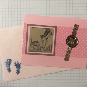 Carte de voeux rose faite main pour bébé fille, thème cheval western, félicitations pouliche jument poulain