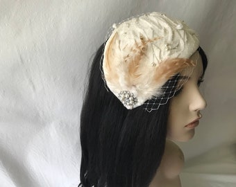 Ivory Felt Wool Vintage style 1950s-1960s Church Half Hat, Ivory Wedding hat, Off White Church hat, Ivory fascinator, Ecru Felt winter hat