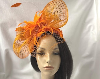 Sombrero tocado con velo naranja – Tocado escultural de plumas para el Derby, sombrero llamativo para la fiesta del té de la iglesia