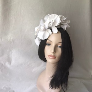 Kentucky Derby fascinator hat, White Orchid Flower fascinator hat, White Floral Fascinator, Orchid Flower Crown