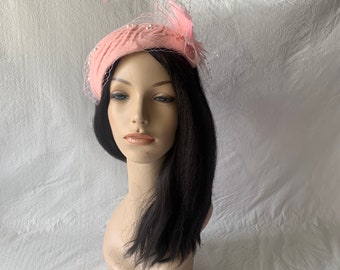 Sombrero rosa vintage de los años 50 con velo para la iglesia, la madre de la novia, invitada de boda o fiesta de té.