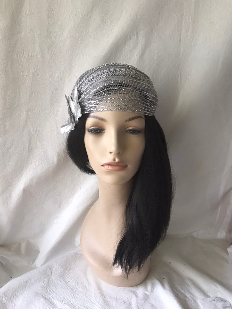帽子 1950s headdress 1950s Sequin Beaded Bridal Wedding Skull Cap Fascinator Hat