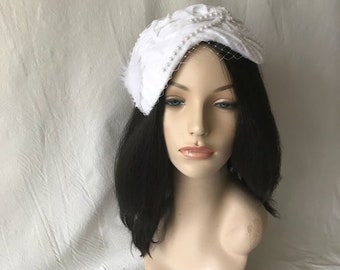 White Felt Wool Vintage Inspired 1950s-1960s Half Hat, bridal wedding Fascinator, church hat