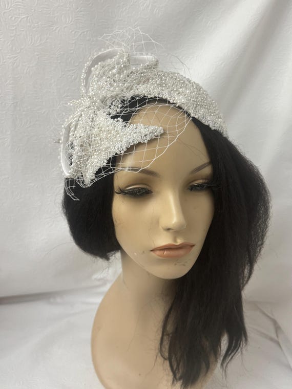 White Elegant Pearl Beaded Church Fascinator Hat With Veil  display picture 1