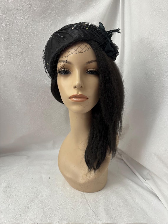 Black Womens Vintage Style 1950 -1960 Half Hat Fascinator  display picture 2