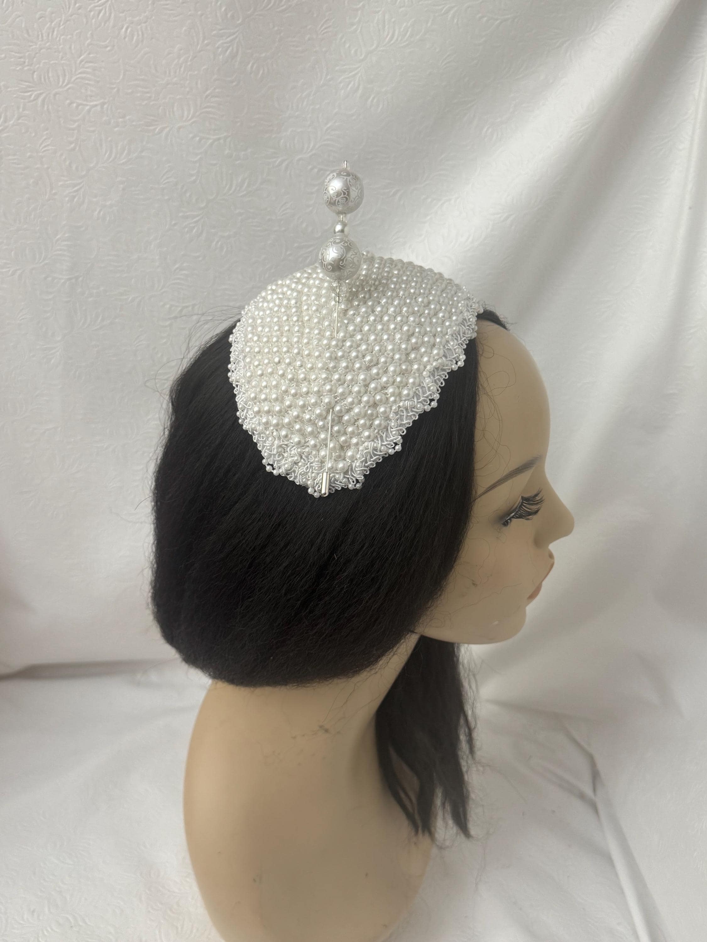Vintage Pearl Elegant Beaded Headpiece Vintage 80s/90s Pearl Bead & Lace Floral Bridal Headpiece  main image 2