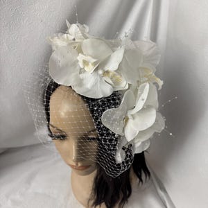 White Orchid Flower Fascinator hat for Bridal Flower Crown, Diner Blanc, Women Church hat, High Tea Party hat, British Fascinator veil and pearl