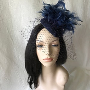Dark navy Blue Fascinator with veil, Navy Blue Feather Hat, Vintage wedding hat, Bridal Hat, Mother of the Bride hat, Bridemaids fascinator