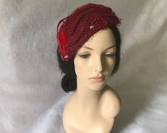 Burgundy fascinator hat, vintage half hat with veil for church hat, tea party, wedding -  pleated wool felt pillbox hat