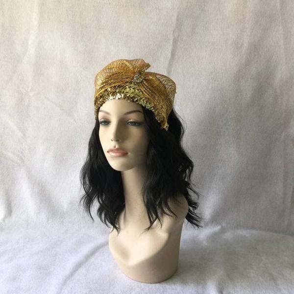 Gold Vintage Half Hat, Gold Church Hat with Large Bow, Gold Sequin Fascinator Hat, Gold Wedding Hatinator, Gold hat, Pin Up, Retro Hat