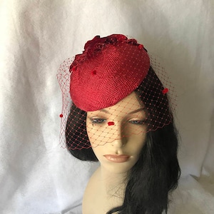 Red Fascinator,Red Fascinator with veil,Red Church Hat,Red Hat for races, Red wedding hat, Red Kentucky Derby hat, Red cocktail gat, Red hat