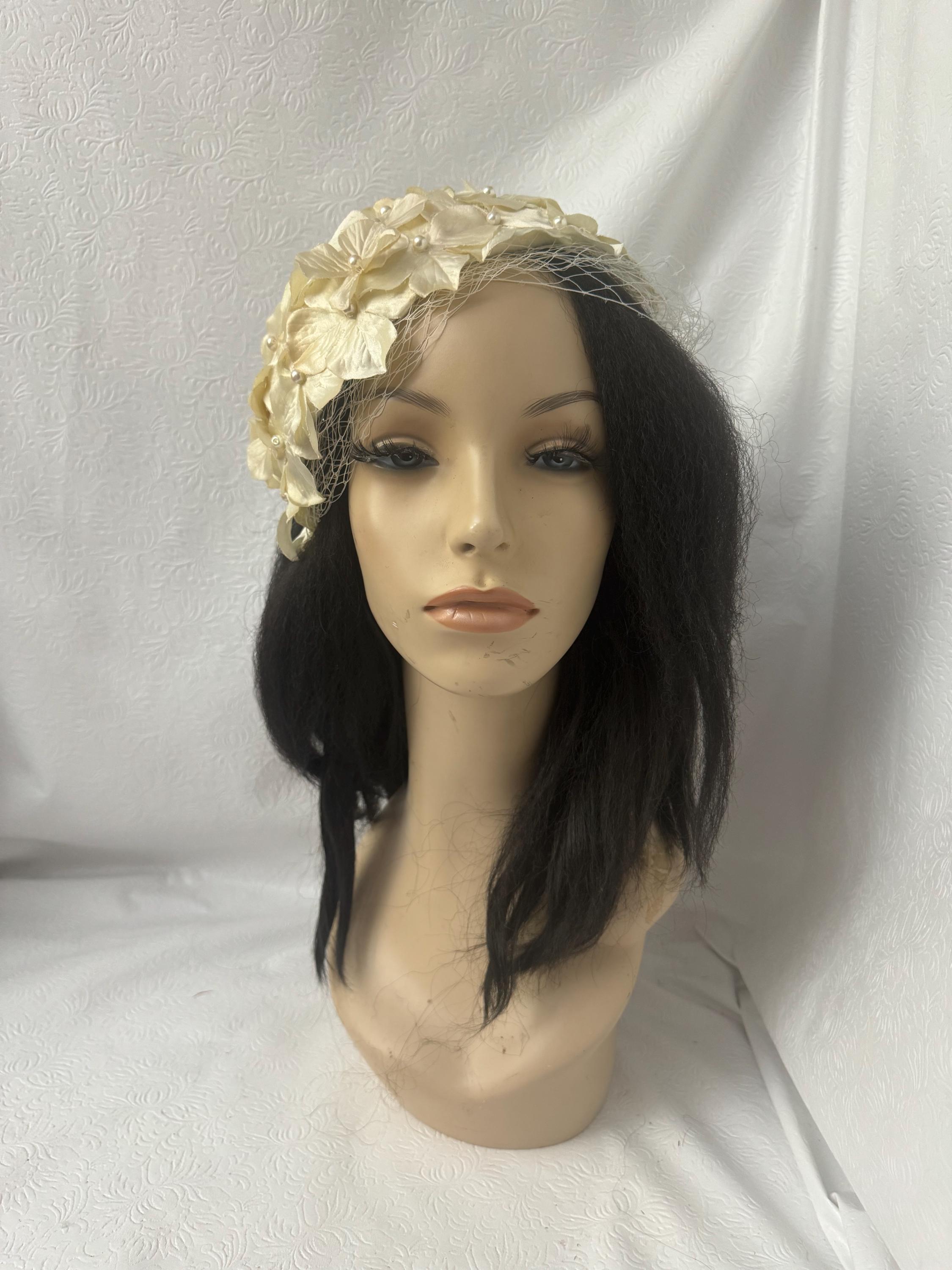 Ivory Flower Petal Fascinator Hat With Veil for Wedding  display picture 1