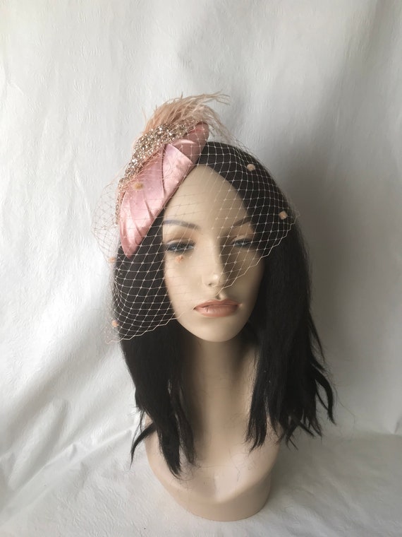 Blush Peach 1920s Flapper Style Fascinator Hat With Ostrich  display picture 2