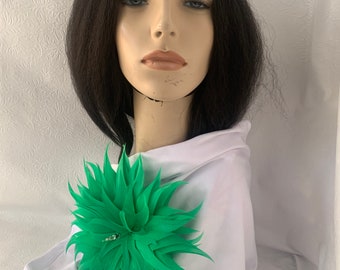Green Feather flower Brooch for church, wedding, corsages, hair piece, gift for mom, girlfriend, sister, gift for her, feather clip, pin