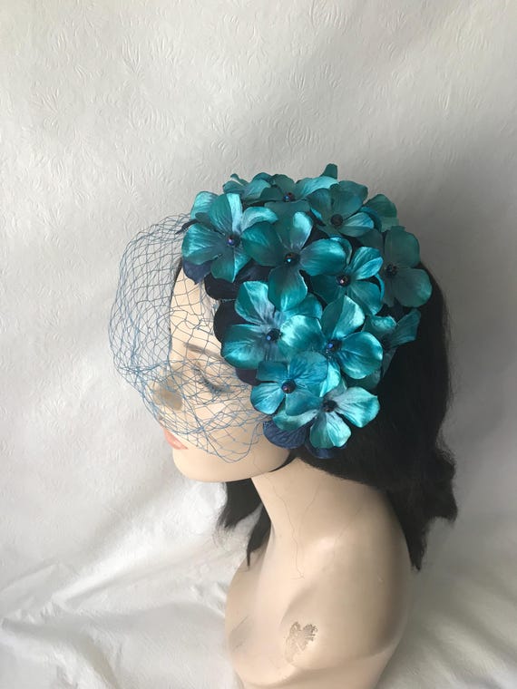 Turquoise Teal Blue 1950 -1960s Vintage Flower Half Hat With  display picture 2