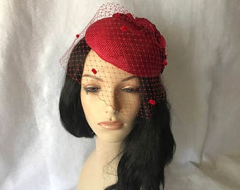 Red wedding hat with veil, poppy red fascinator, wedding fascinator red races fascinator Kate Middleton hat tea party hat red formal hat