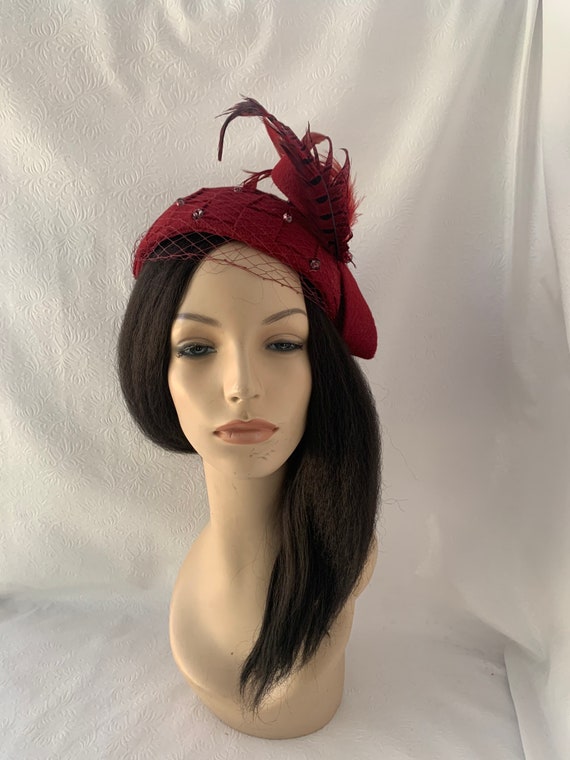 Vintage 50\'s Red Felted Wool Netted Veil with Bow Detail Pillbox Fascinator Hat Vintage Midcentury Red Velvet Pillbox Hat Vintage Red  main image 3