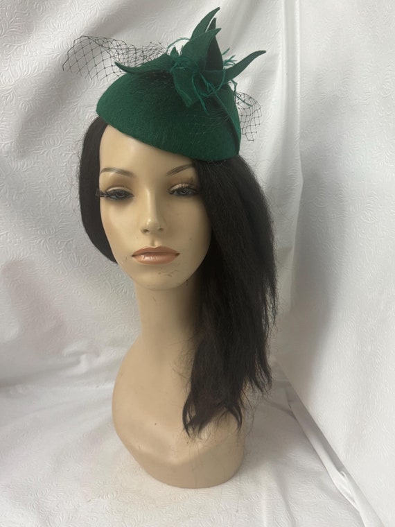 Green Wedding Fascinator, Green Winter Fascinator Hat, Mini 