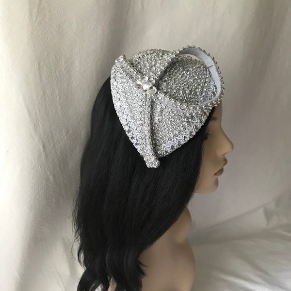 Silver church fascinator hat vintage style 1950s - 1960s half hat Juliet cap bridal hat church hat silver wedding hat Mother of the bride