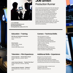 Könnte beinhalten: Ein weißes Lebenslauf-Dokument für Joe Smith, einen Production Runner, mit einem schwarz-weißen Foto eines Filmteams, Kontaktdaten, Ausbildung, technischen Fähigkeiten, Fernseh- und Filmerfahrung sowie zusätzlichen Fähigkeiten.