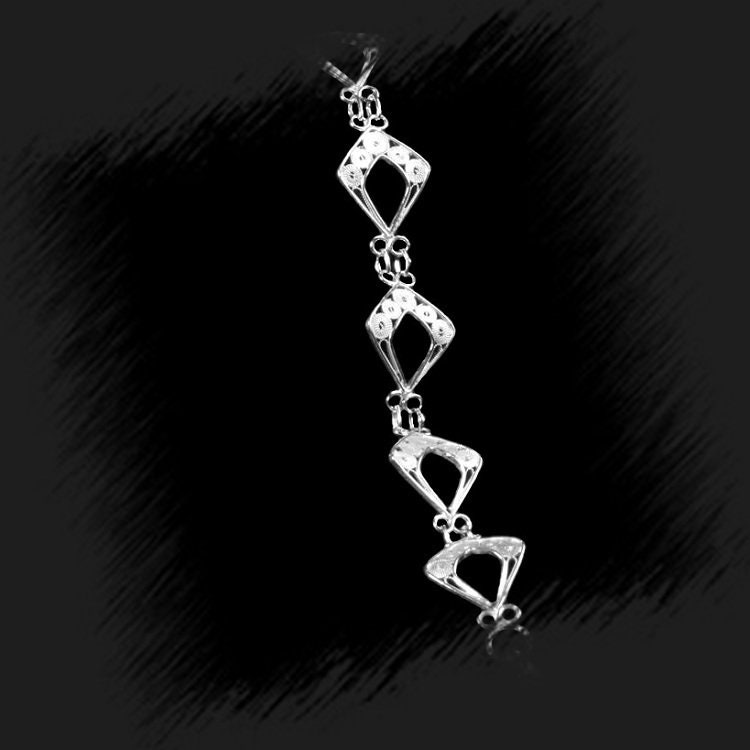 Wajik Bracelet in Silver Embroidery - Etsy