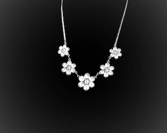 Collier Fleurs d'argent brodé