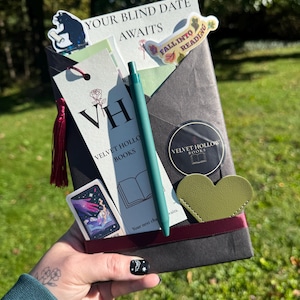 Blind Date With a Book | Mystery Wrapped Read | Book Lover Gift | Bookish Surprise Box