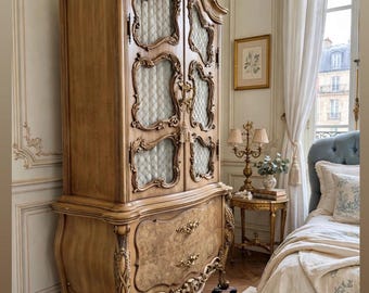 Armoire / Dresser