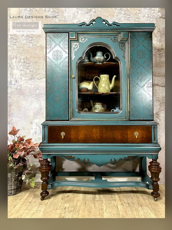 China Cabinet / Cabinet